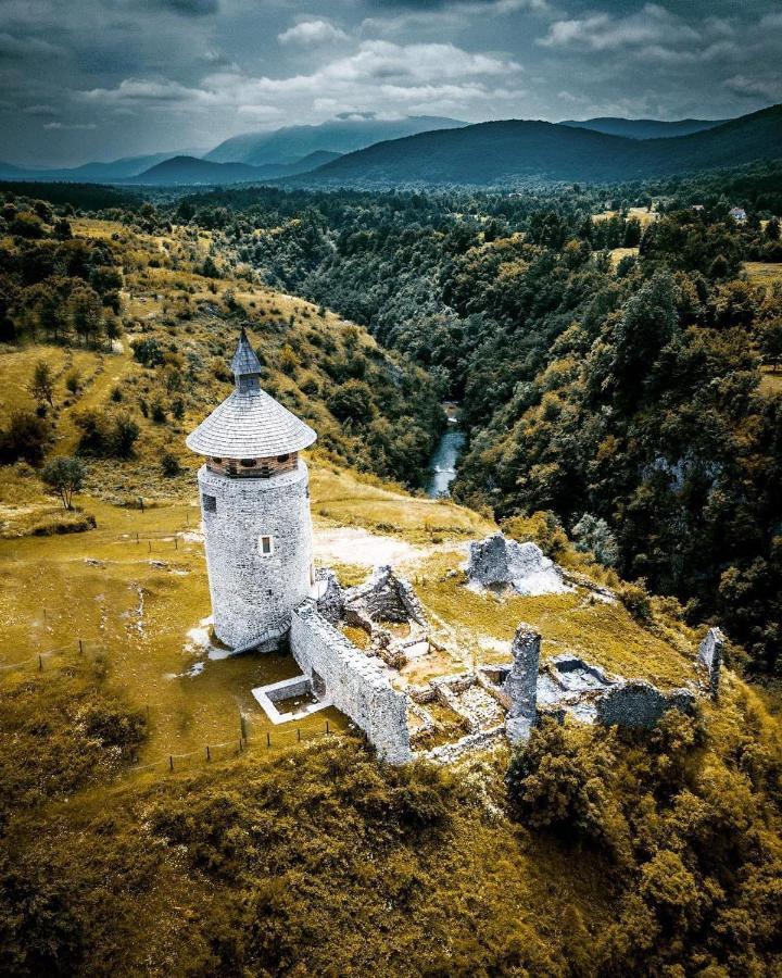 Studio Ivona Rakovica Luaran gambar