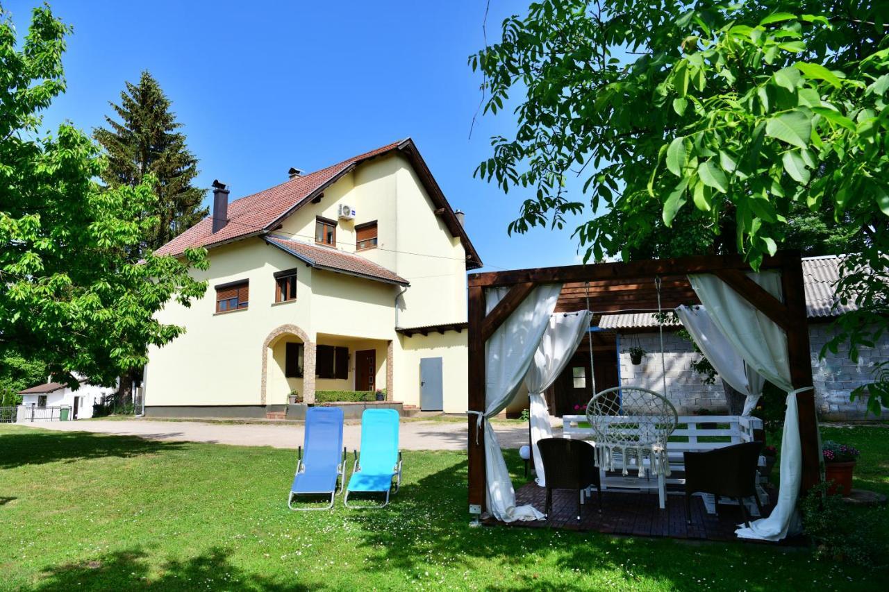 Studio Ivona Rakovica Luaran gambar