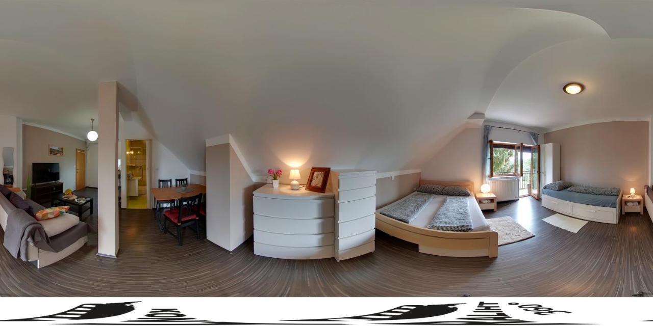 Studio Ivona Rakovica Luaran gambar