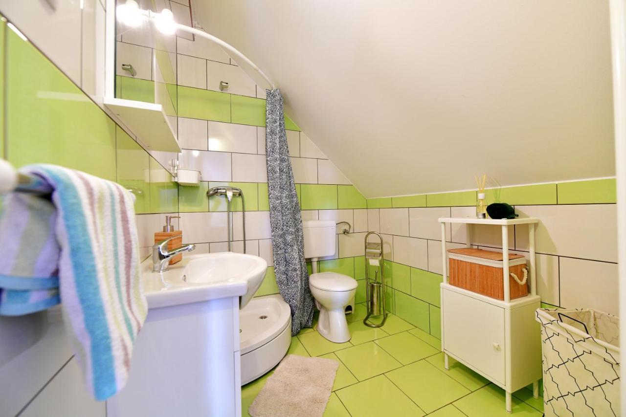 Studio Ivona Rakovica Luaran gambar