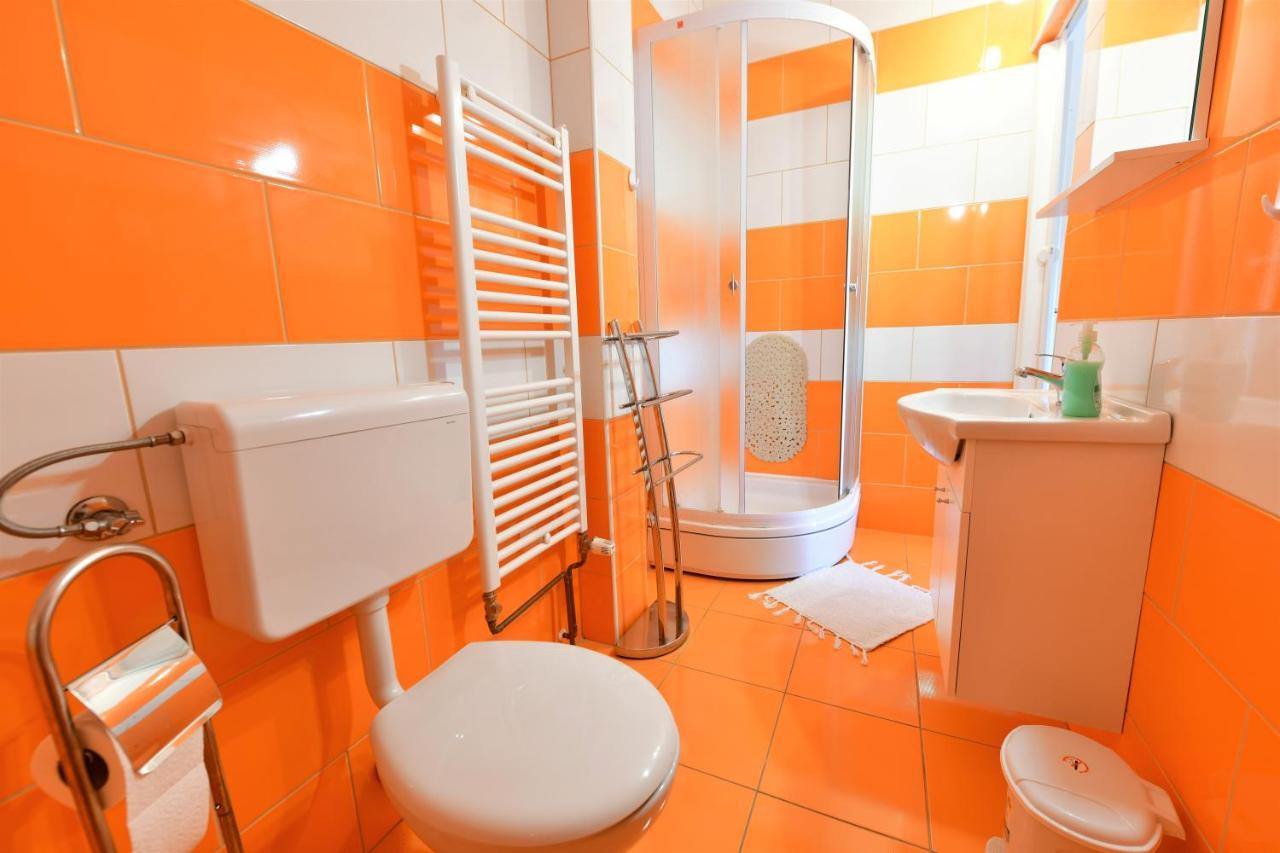 Studio Ivona Rakovica Luaran gambar